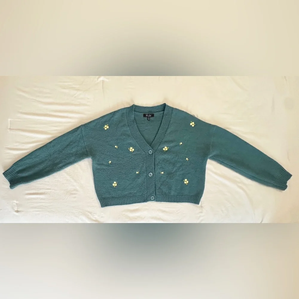 Witty Fox Ditzy Floral Crop Button Cardigan - Green - XL - Picture 7 of 14
